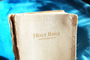 bible-1166241_640