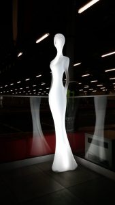 lady-in-white-1228484_640